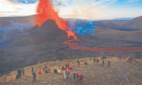 Icelands Volcanic Eruption A ‘wonder Of Nature World Dawncom