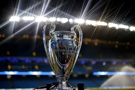 Find out which football teams are leading the pack or at the foot of the table in the champions league on bbc sport. UCL trophy in Malaisya (PHOTO)