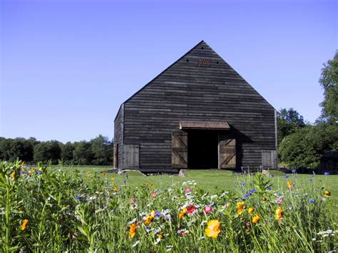 Country house wedding venues tell us why barn venues are the wedding venues for you! Hudson Valley Historic Wedding and Event Venues