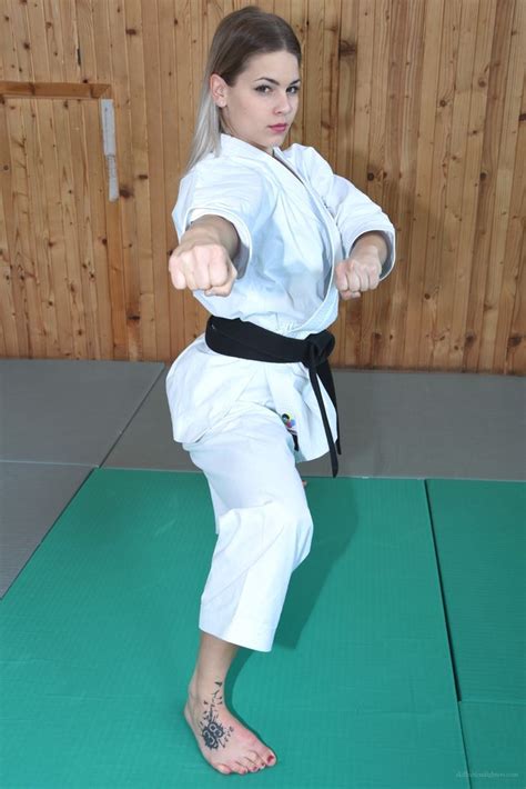Pin By Tuu Bouknight On Karate Martial Arts Girl Women Karate