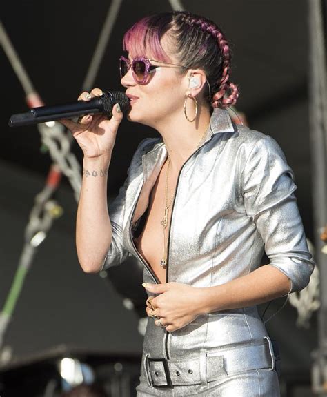 Lily Allen Cant Contain Herself As She Flashes Nipples At V Festival