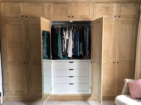 These built in closets are top quality, intriguing designs with folding cabinets. Built in Wardrobes