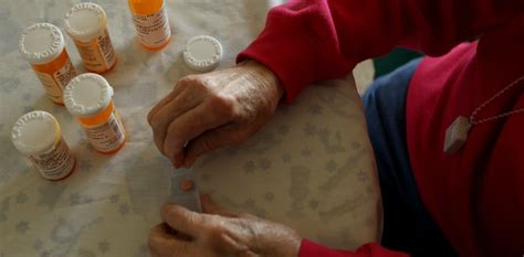 Older People Abuse Drugs Because They Re In Pain But There Are Better Ways To Help