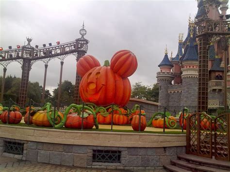 Les Parcs Dattractions Halloween 2013 à Disneyland Paris