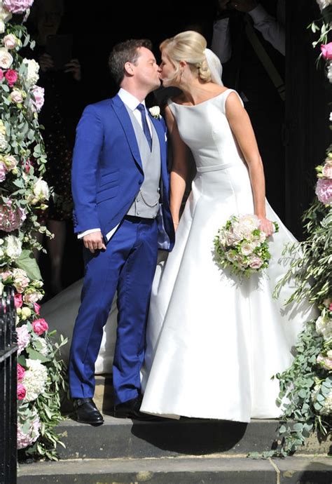 Declan donnelly kisses new wife ali astall after newcastle wedding. Declan Donnelly married: Returns to London after honeymoon ...