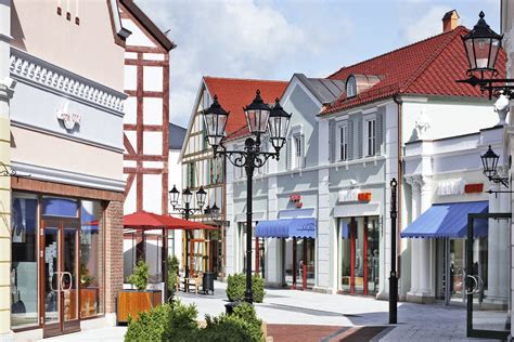 From fabulous makes like natuzzi, volante, franco ferri, tancredi and calia. Designer Outlet Berlin | Mango im Designer Outlet Berlin ...