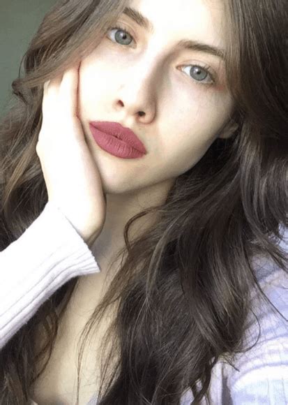 Deniz işın'ın oynadığı diziler ise şu şekildedir; Özge Akdeniz Oynadığı Diziler