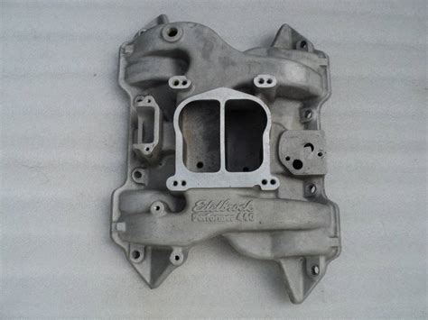 For Sale 440 Edelbrock Performer Intake For C Bodies Only Classic