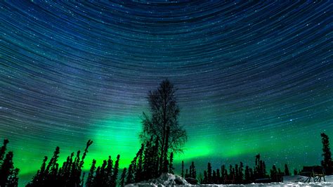 Hypnotic Northern Lights Time Lapse Captured Over 2