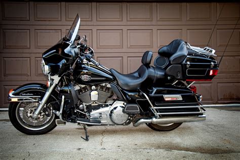 Harley davidson history harley davidson bikes harley bobber electra glide motorcycles wheels father muscle american. 2010 Harley-Davidson® FLHTCU Ultra Classic® Electra Glide ...