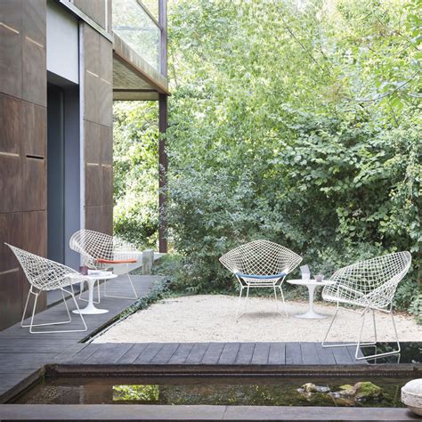 Harry bertoia's delicately industrial bertoia side chair is among the most recognized since 1938, knoll has been recognized for creating modern furniture that inspires, evolves, and endures. Bertoia Diamond Chair Replica - The Steel Marvel