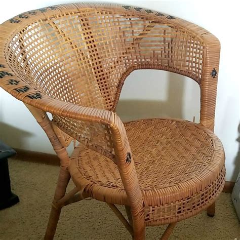 Value Of A Vintage Wicker Chair Thriftyfun