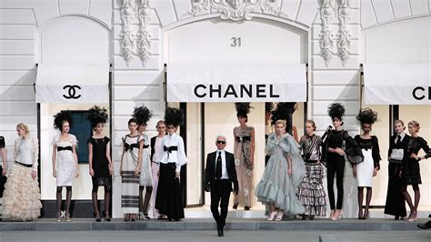 The Evolution Of Chanels Ready To Wear Runway Shows Fashion Chanel
