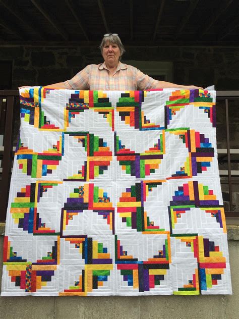 Curved log cabin quilt block. Pin by Nora Mendez Mendez on Scrap Quilts & what to do ...