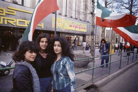 16 photos pour comprendre comment vivaient les femmes iraniennes avant la révolution islamique