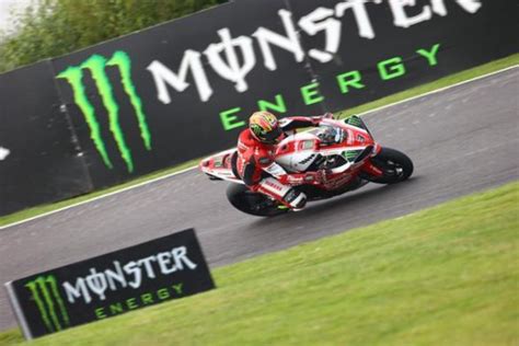oulton bsb brookes goes under lap record in final practice bikesport news