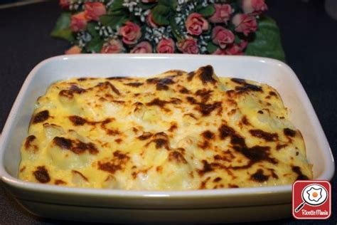 La ricetta del cavolfiore gratinato, un contorno in versione light contorno invernale light, sano e molto saporito grazie alla crosticina croccante a base di parmigiano e pangrattato che si forma. Ricetta Cavolfiore gratinato | RicetteMania