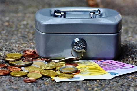 Januar 2002 führte die europäische union den euro als gemeinsame währung ein. Bargeldlos Zahlen - Wann wird es sich in Deutschland ...