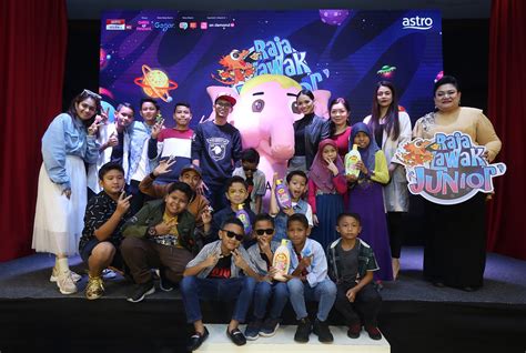 Every week contestants perform a joke according to the theme set on stage. Raja Lawak Junior Pencarian Bakat Komedi Pelapis | Sensasi ...