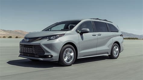 2022 Toyota Sienna Woodland First Test Review More Than A Gimmick