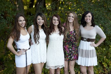 Grupo De Raparigas Foto De Stock Imagem De Felicidade