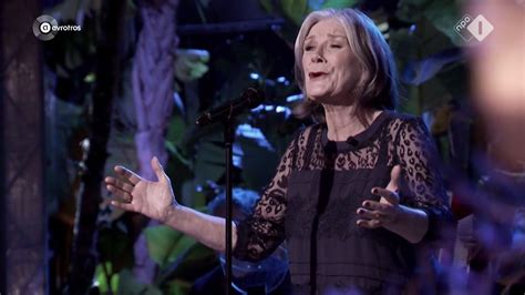 Lenny kuhr les poppys visite. Kijk terug: Songfestivalicoon Lenny Kuhr zingt Birds van ...