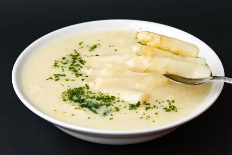 See full list on simplyrecipes.com Wondering How Long You Should Cook Asparagus? We'll Tell ...