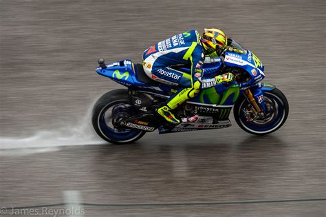 The launch control system also makes use of the wheelie control, the control that allows the bike to accelerate to the maximum while detecting any front wheel lift. Valentino Rossi - rain wheelie | James Reynolds | Flickr