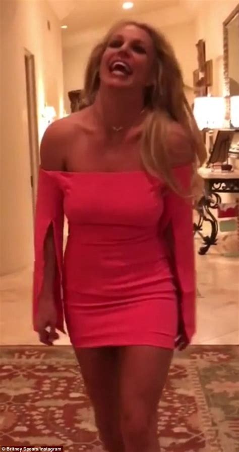 Britney Spears Shows Off Flawless Figure In Sassy Instagram Video Daily Mail Online