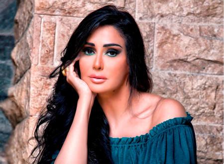 عمل فني متميز آخر متوقع من المخرج المتميز محمد سامي الذي يبرهن عمل بعد عمل (عدا عمر و سلمى 3) انه سيكون أحد افضل مخرجين الدراما بالوطن العربي بالحقبة القادمة. كشف عورة غادة عبد الرازق بالشارع غادة عبد الرازق محمد سامي ...