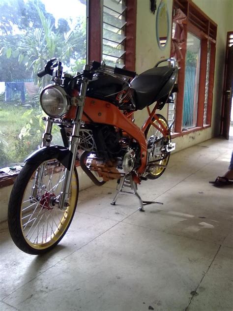 Apakah anda sedang mencari artikel tentang perbedaan spakbor belakang mio sporty dan smile? uzzedgowblog.blogspot.com: Koleksi Gambar Foto Modifikasi Yamaha Vixion Racing Look / Drag Style