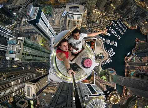18 Extreme Selfies That Are Not For The Faint Hearted Viralscape