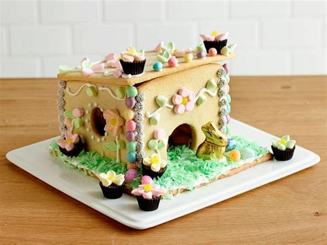 Food network is part of the discovery network family of tv channels, and its shows are readily available via many cable, satellite, and streaming tv platforms. Sugar-Cookie Easter Bunny House Recipe | Food Network ...