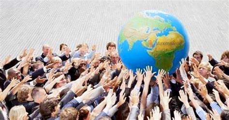 Globalisasi juga dapat diartikan sebagai suatu proses pertumbuhan & perkembangan. Sebutkan Pengaruh Internet Pada Perkembangan Bidang ...
