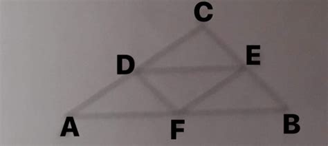 Prosta De Jest Równoległa Do Boku Ab - Prosta DE jest równoległa do boku AB trójkąta ABC, a punkty D i E leżą