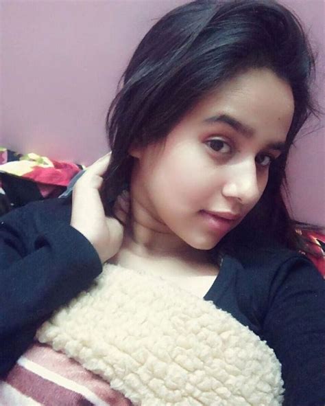 Beautiful Girl Image Selfies Poses Punjabi Models
