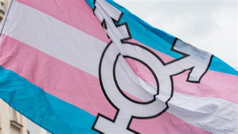 Für manche ist es eine nähere beschreibung ihrer. Warum mich mein Coming-out als nicht-binäre Trans-Person ...