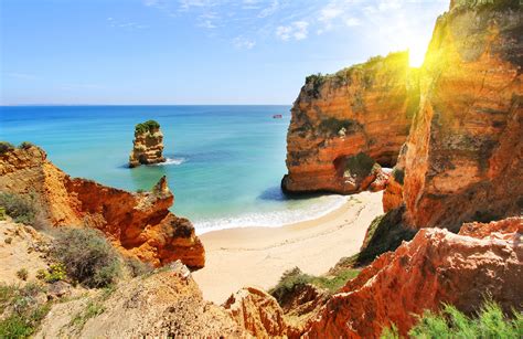 Rocky, rugged atlantic coasts where salt spray mists the air…green hills and winding country roads…medieval towns perched above deep romance, culture and adventure awaits in portugal. Lagos Portugal : sites naturels, plages, grottes et ...