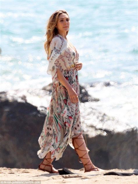 Elizabeth Olsen Looks Like An Egyptian Goddess In Ethereal Dress
