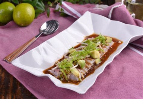 .nombre nikkei a la cocina específica de los nikkei en perú, es decir, la fusión de la cocina japonesa y la segunda receta es más contundente y más complicada. Tiradito nikkei de lubina de Luis Arévalo | Gastronomía & Cía