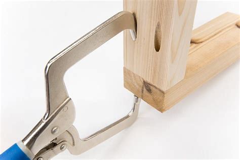 The Kreg Right Angle Clamp Holds Your Pieces Together While You Drive A