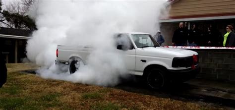 Tire Smokin Tuesday Ford F 150 Burns Rubber For Minutes Ford