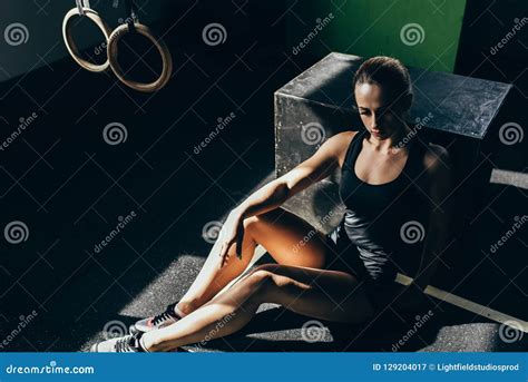Athletic Sportswoman Resting At Gym Stock Image Image Of Sportswear Exercising 129204017