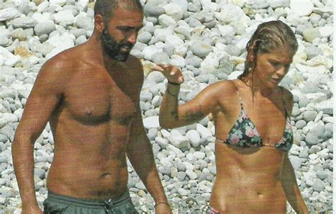 Alessandra Amoroso Sirenetta In Bikini Fuga In Salento Col Fidanzato