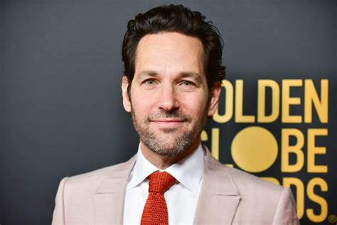 Paul Rudd Hands Out Cookies To Voters In Brooklyn New York Daily News