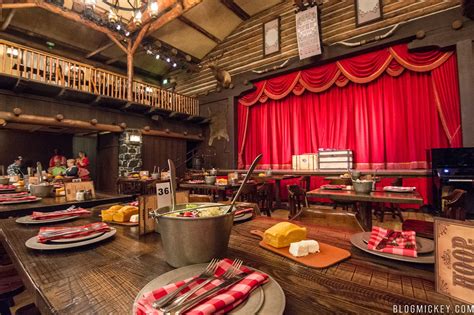 Immersive Dining Experiences Await At These Disney Dinner Shows Casiola