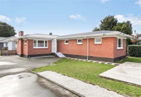 Papakura Houses And Sections For Rent Barfoot And Thompson