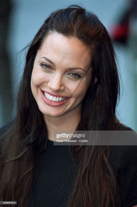 angelina jolie as she arrives at the european premiere for gone in 60 nachrichtenfoto getty
