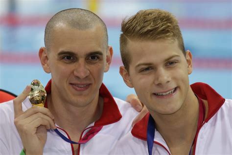 He is an olympics and european championships bronze medalis. Cseh mellett Kenderesi Tamás úszhat 200 pillangón a riói ...