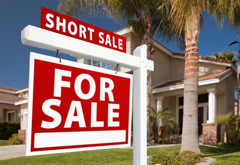 Two halls, a kitchen, dining area and bar area. 5 common errors when buying a short-sale house - Chicago ...